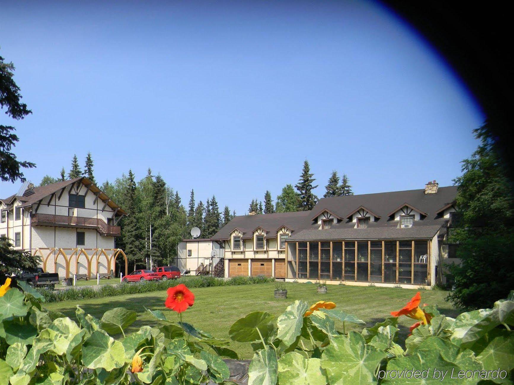 7 Gables Inn & Suites Fairbanks Exterior photo