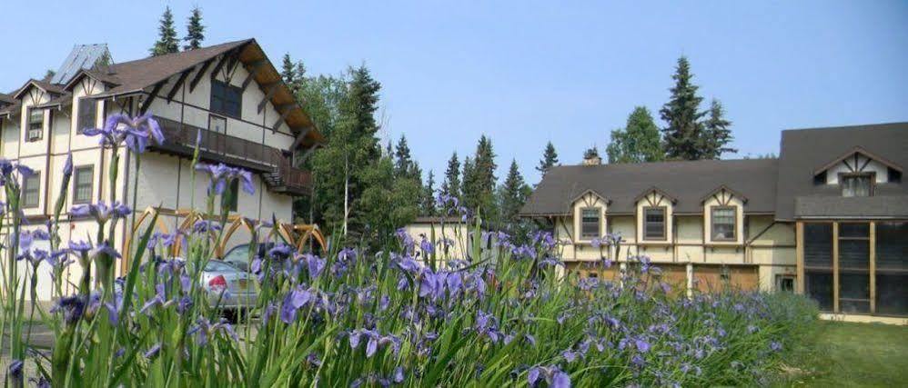 7 Gables Inn & Suites Fairbanks Exterior photo